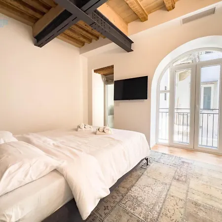 San Nicolo 14 Tirabora Short Rent Daire *