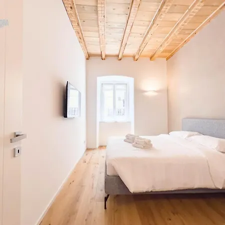 San Nicolo 14 Tirabora Short Rent Daire *