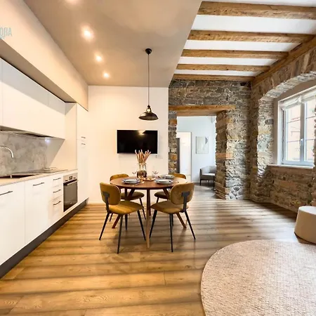 San Nicolo 14 Tirabora Short Rent