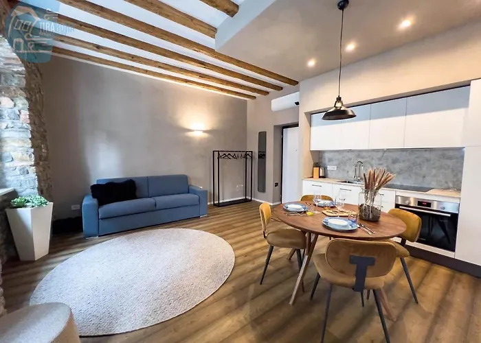 San Nicolo 14 Tirabora Short Rent Apartment