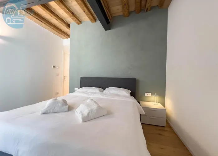 San Nicolo 14 Tirabora Short Rent Apartment